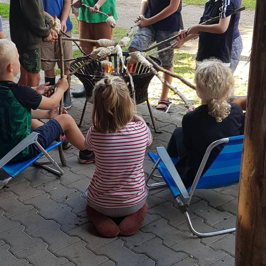 Basic Ingerichte Vouwwagen Op Camping Westenenk, Wijster 외부 사진
