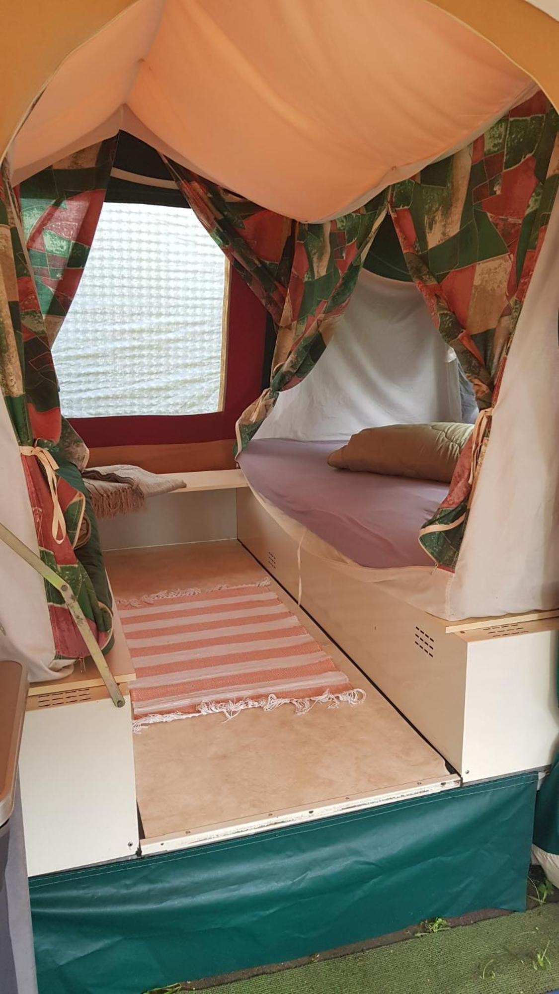 Basic Ingerichte Vouwwagen Op Camping Westenenk, Wijster 외부 사진