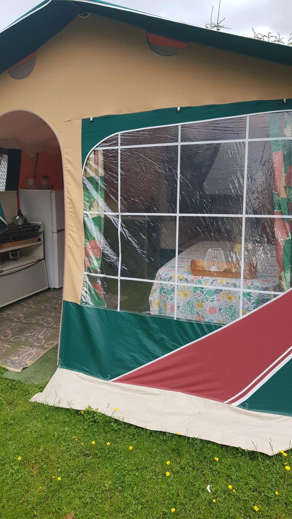 Basic Ingerichte Vouwwagen Op Camping Westenenk, Wijster 외부 사진